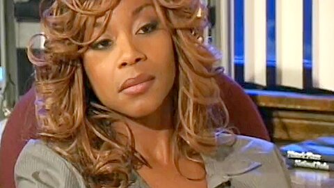 Hot Ebony Seduces White Hunk To Fuck Her In Her Office - free porn video