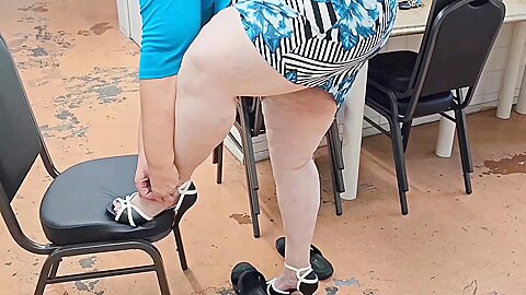 I Let The Maintenance Guy See My Legs & He Got Very Horny And Filled My Pussy With His Cum P1 - RealHomemade