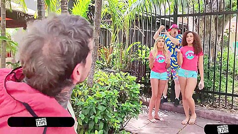 Watches Willow Ryder & Vianne Desilva Kinky Ass Licking Threesome - free porn video