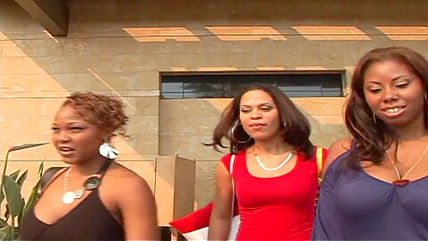 4 Girls Meet At A Mall Then Go Home And Fuck - Lesbo Session! - free porn video