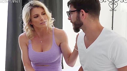 Is Not Ready For Anal Sex But Her Stepmom - free porn video